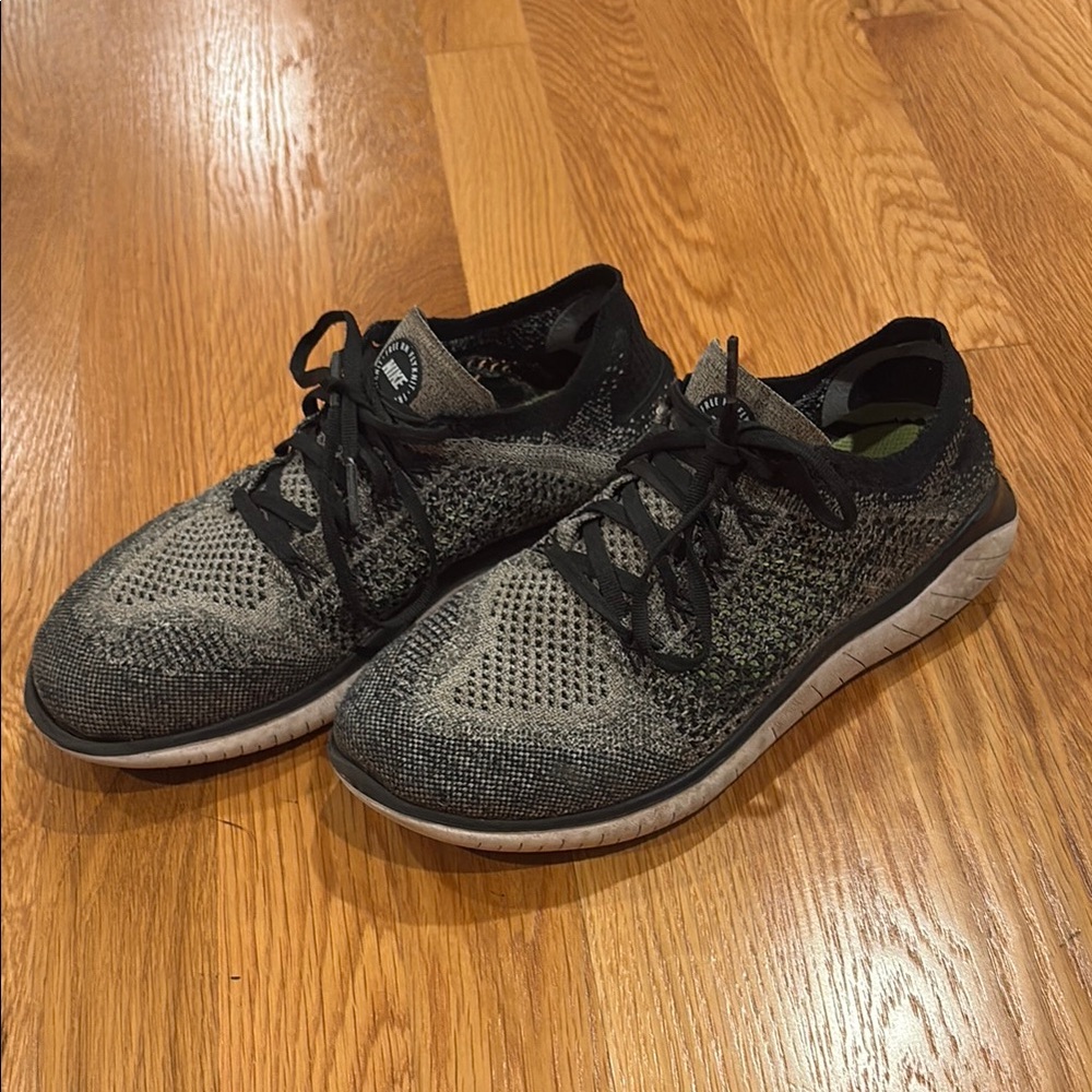 Nine Free RN Flyknit - Size 6